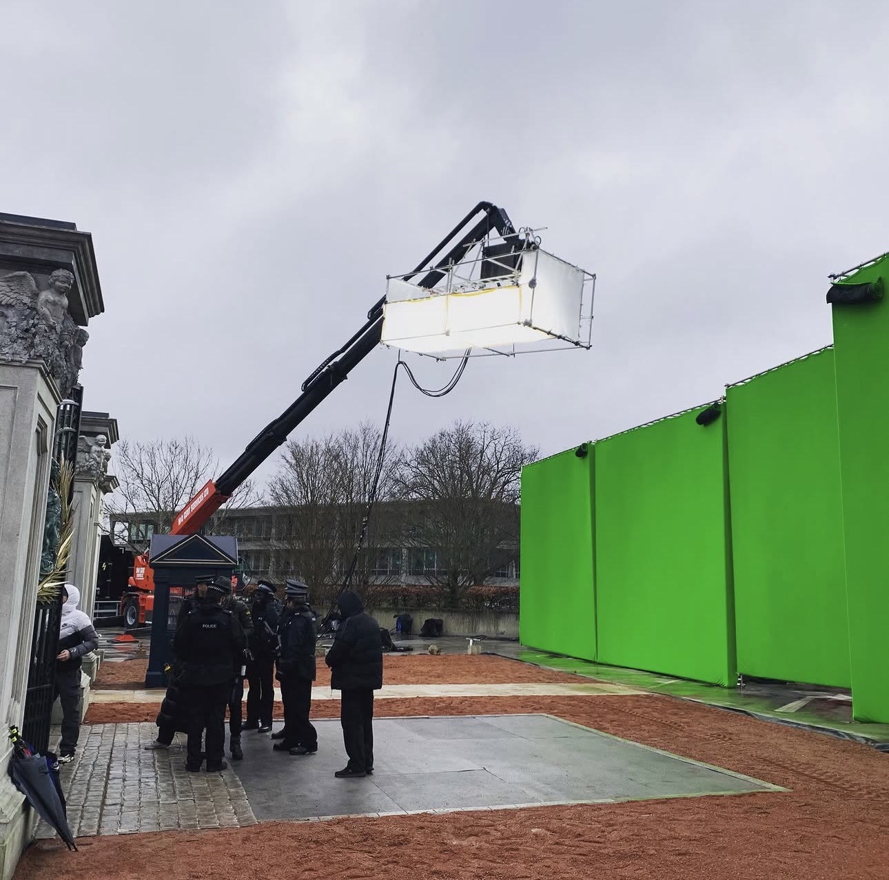 Lighting balloon over an exterior set